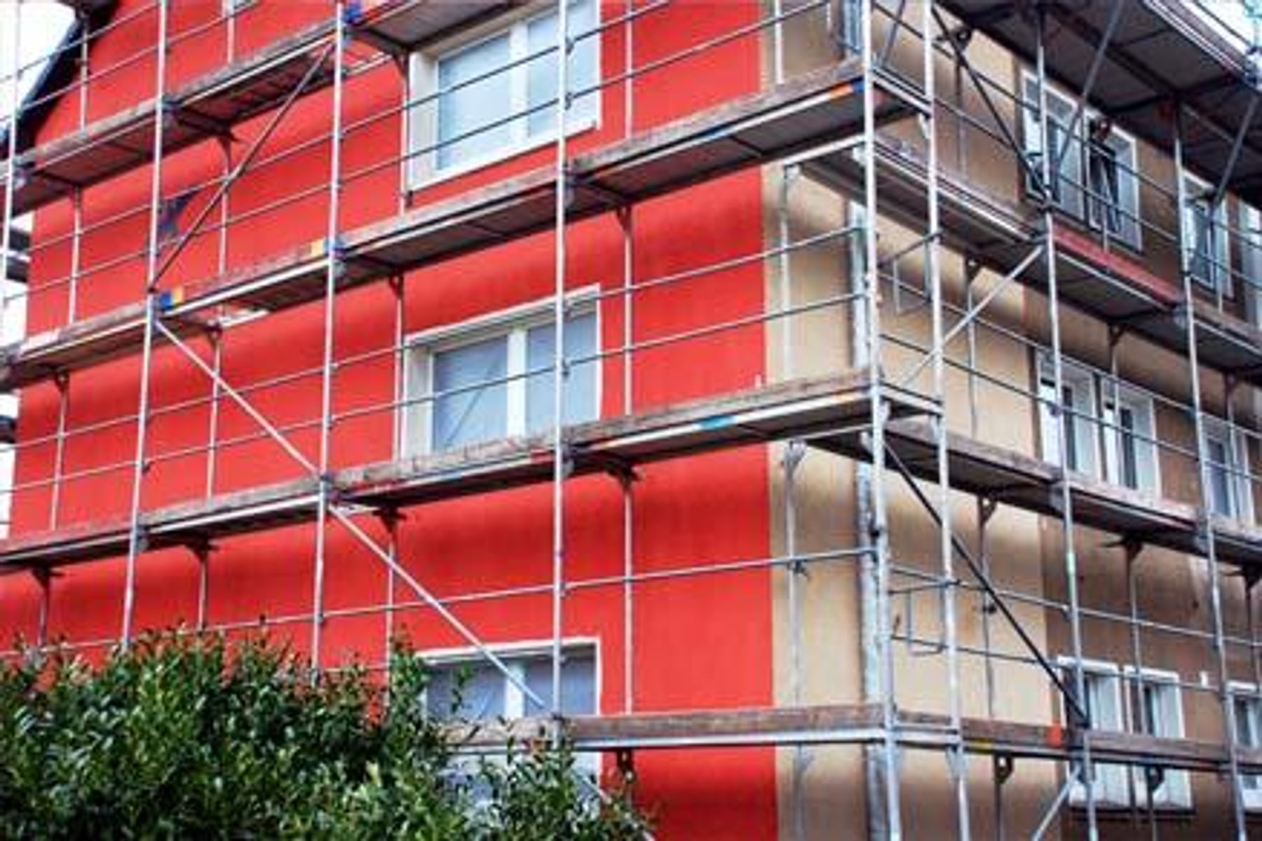 Fassadenarbeiten mit Gerüst in Köln
